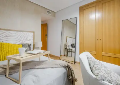 Habitación en un piso compartido de 5 dormitorios en alquiler en Legazpi. en Madrid