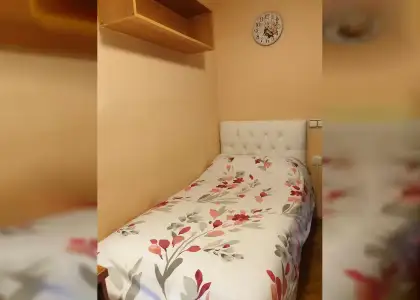 Habitación en un piso compartido de 5 habitaciones en Salamanca, con gastos incluidos, ideal para mujeres profesionales o estudiantes. en Salamanca