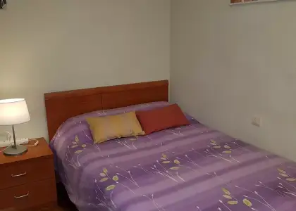 Habitación en un piso compartido de 5 habitaciones en Salamanca, con gastos incluidos, ideal para mujeres profesionales o estudiantes. en Salamanca