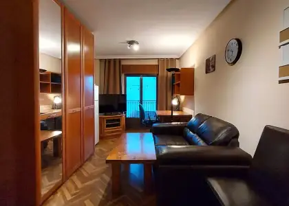 Habitación en un piso compartido de 5 habitaciones en Salamanca, con gastos incluidos, ideal para mujeres profesionales o estudiantes. en Salamanca