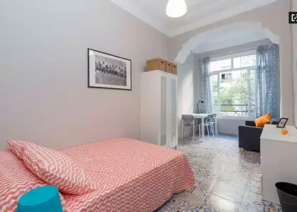 Habitación en un piso compartido de 6 dormitorios en alquiler en La Gran Vía, Valencia. en Valencia