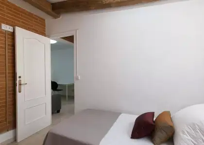 Habitación en un piso compartido de 6 habitaciones en Alicante, ideal para estudiantes. en Alicante (Alacant)