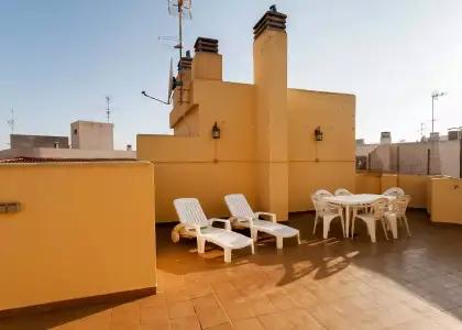 Habitación en un piso compartido de 6 habitaciones en Alicante, ideal para estudiantes. en Alicante (Alacant)