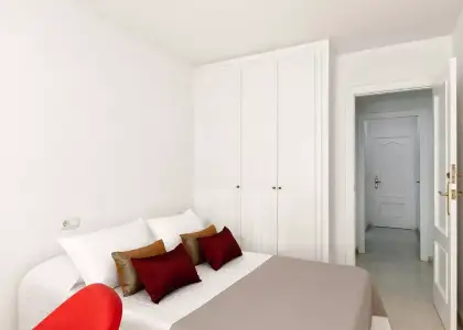 Habitación en un piso compartido de 6 habitaciones en Alicante, ideal para estudiantes. en Alicante (Alacant)