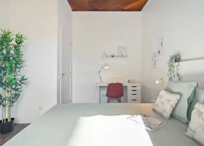Habitación en un piso compartido de 6 habitaciones en alquiler en la Dreta de l'Eixample, solo para profesionales. en Barcelona