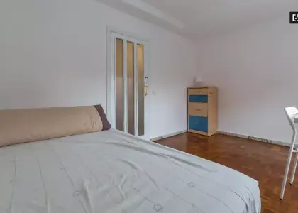 Habitación en un piso compartido de 6 habitaciones en Campanar, ideal para estudiantes. en Valencia