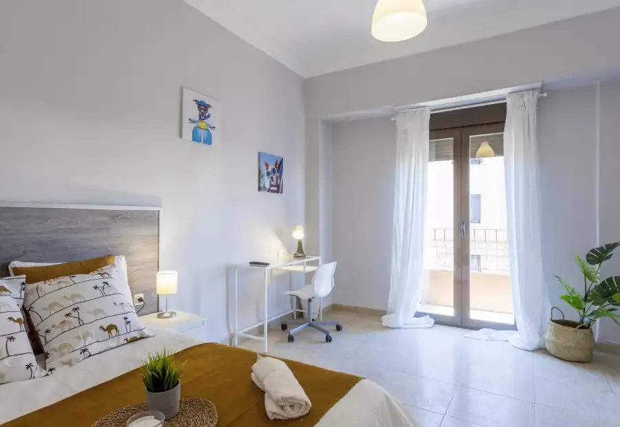 Habitación en un piso compartido de 7 dormitorios en alquiler en Arrancapins, Valencia en Valencia