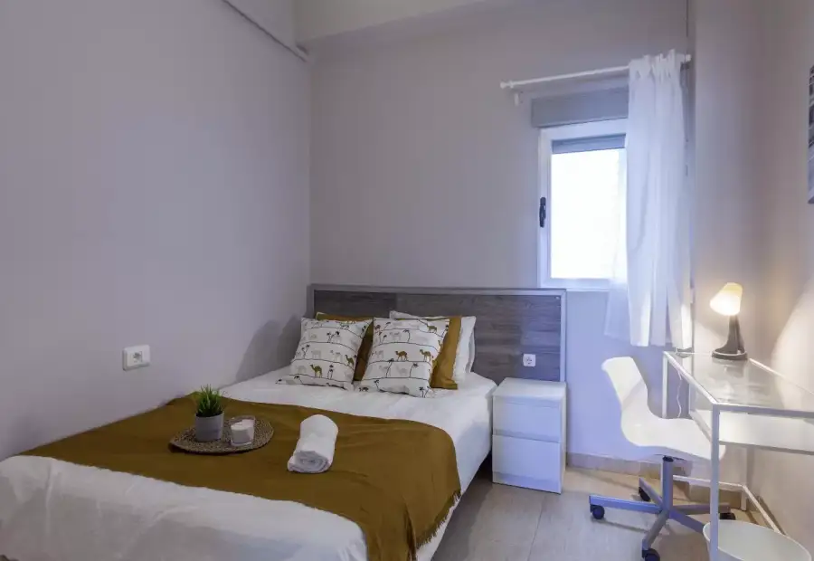 Habitación en un piso compartido de 7 dormitorios en alquiler en Arrancapins, Valencia en Valencia