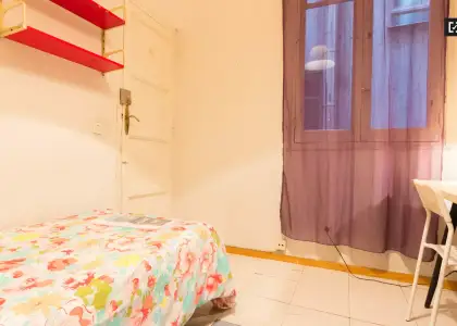 Habitación en un piso compartido de 7 habitaciones en alquiler en Gaztambide para estudiantes. en Madrid