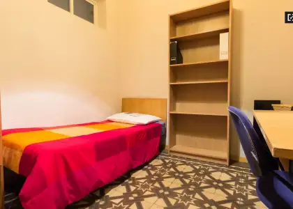 Habitación en un piso compartido de 7 habitaciones en alquiler en Gaztambide para estudiantes. en Madrid
