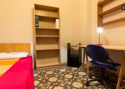 Habitación en un piso compartido de 7 habitaciones en alquiler en Gaztambide para estudiantes. en Madrid