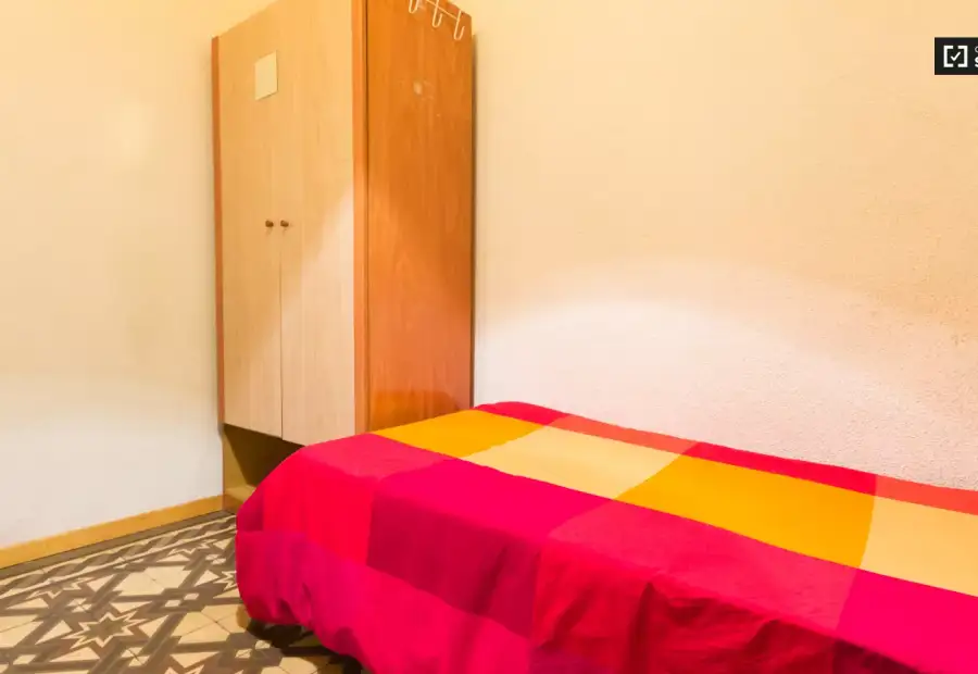 Habitación en un piso compartido de 7 habitaciones en alquiler en Gaztambide para estudiantes. en Madrid