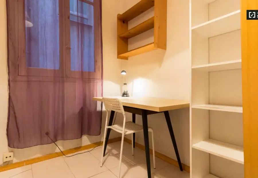 Habitación en un piso compartido de 7 habitaciones en alquiler en Gaztambide para estudiantes. en Madrid