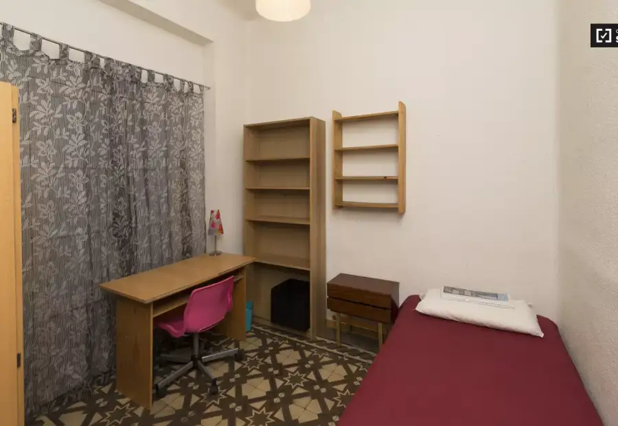 Habitación en un piso compartido de 7 habitaciones en alquiler en Gaztambide para estudiantes. en Madrid