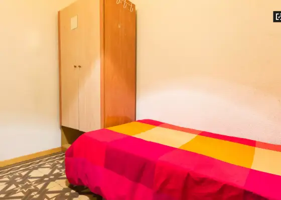Habitación en un piso compartido de 7 habitaciones en alquiler en Gaztambide para estudiantes. en Madrid