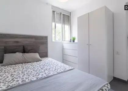 Habitación luminosa en apartamento de 4 dormitorios en Algirós en Valencia