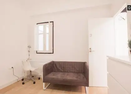 Habitación práctica en apartamento de 5 dormitorios en Camins al Grau en Valencia