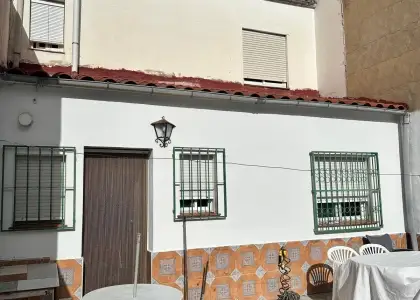 Impecable Adosado en Carretera de Jaén, Albacete - ¡Listo para Entrar a Vivir! en Albacete