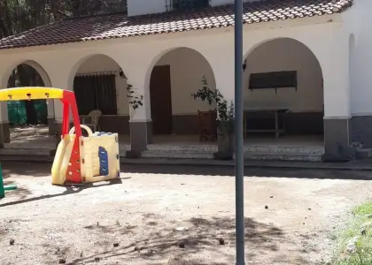 INMOHOUSE vende casa con terreno en urbaización pinares del Júcar. en Albacete