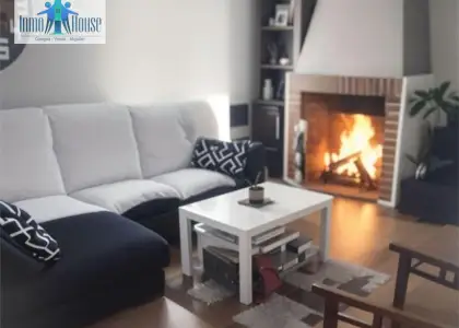 INMOHOUSE VENDE. Espectacular Chalet Reformado en Albacete con Piscina y Amplio Jardín en Albacete