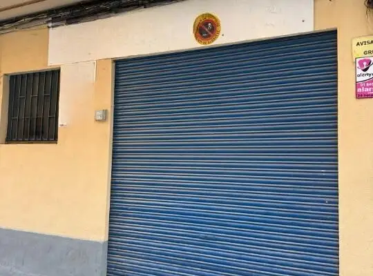 Inmohouse vende local con vado con ámplias pisobilidades. en Albacete