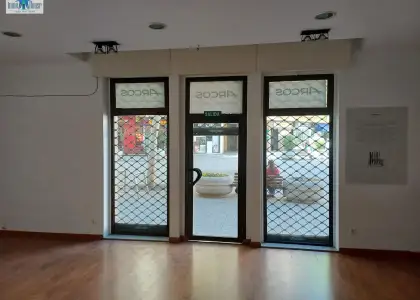 Inmohouse vende o alquila local comercial en Plaza de la Constitucion Zona Carretas en Albacete