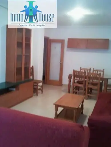 Inmohouse vende piso de 4 dormitorios en zona con gran demanda. en Albacete