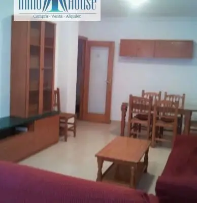 Inmohouse vende piso de 4 dormitorios en zona con gran demanda. en Albacete