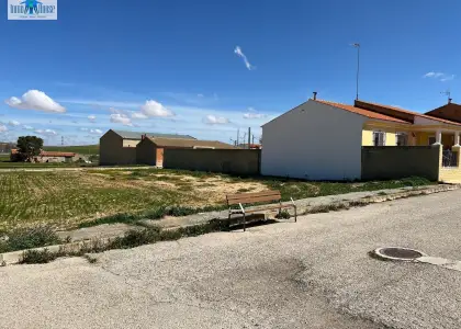 Inmohouse vende terreno urbano en Pétrola en Pétrola