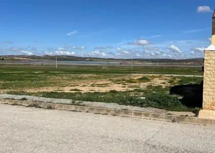 Inmohouse vende terreno urbano en Pétrola en Pétrola