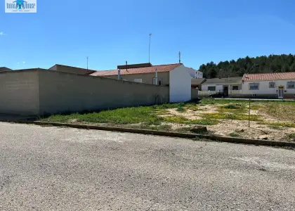 Inmohouse vende terreno urbano en Pétrola en Pétrola