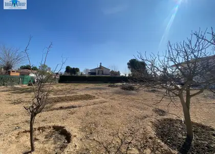 Inmohouse vende terreno urbano en Urbanización el Plantío en Albacete