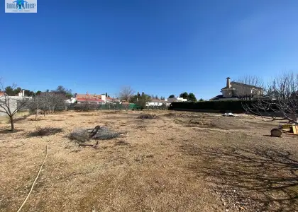 Inmohouse vende terreno urbano en Urbanización el Plantío en Albacete