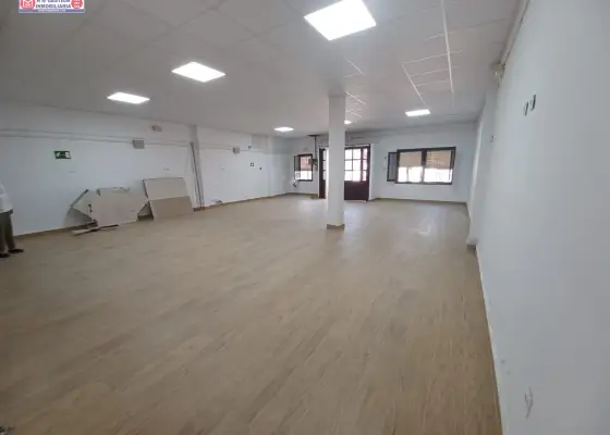 Local comercial centrico ideal para todo tipo de negocio en Villafranca de los Caballeros