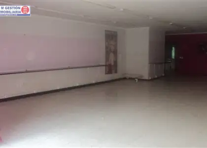 Local comercial de 300 metros en primera planta en la castelar en Alcázar de San Juan