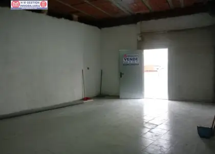 Local comercial de 90 M2, diáfano. Ubicado junto a Calle los Ángeles en Alcázar de San Juan