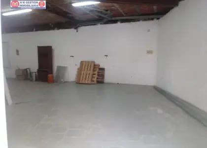Local comercial de 90 M2, diáfano. Ubicado junto a Calle los Ángeles en Alcázar de San Juan