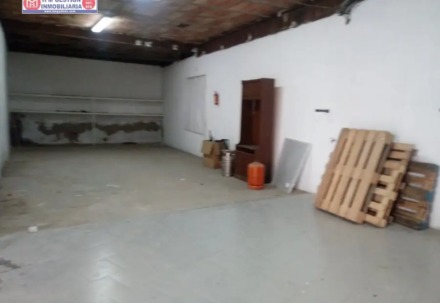 Local comercial de 90 M2, diáfano. Ubicado junto a Calle los Ángeles en Alcázar de San Juan