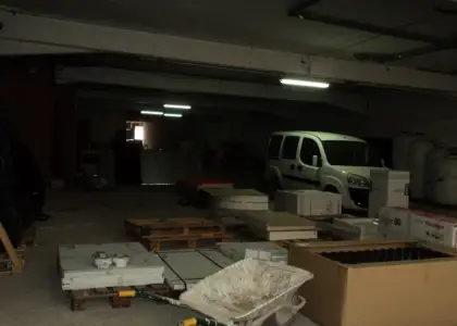 Local comercial de 900 m/2 a dos calles, y 10 plazas de garaje en Tomelloso