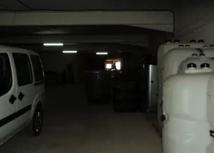 Local comercial de 900 m/2 a dos calles, y 10 plazas de garaje en Tomelloso