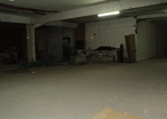 Local comercial de 900 m/2 a dos calles, y 10 plazas de garaje en Tomelloso
