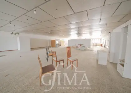 Local comercial de 998 m² muy próximo a Calle Doña Crisanta en Tomelloso