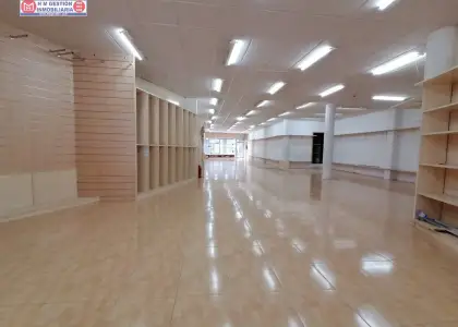 LOCAL COMERCIAL de mas de 300 metros en Plaza de España en Alcázar de San Juan