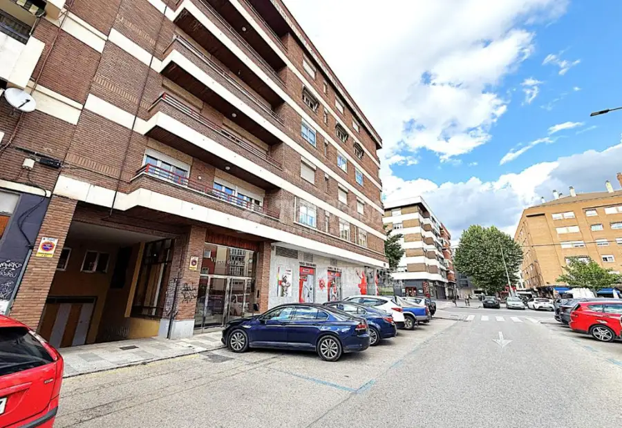 Local comercial en alquiler en Cuenca - Cuenca, 1.200 € / Mes, 215 m2, ref. 658663 en Cuenca
