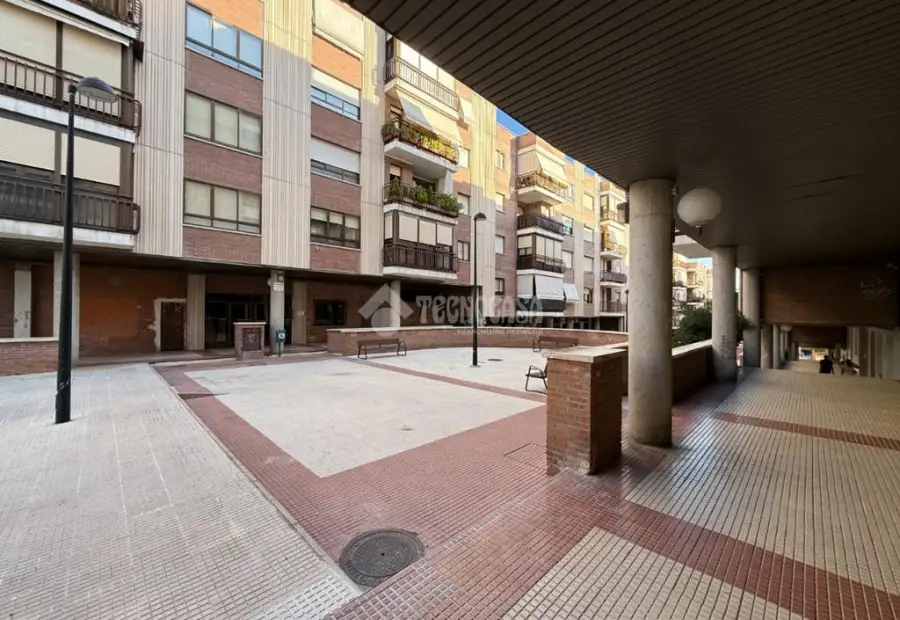 Local comercial en venta en Guadalajara - Manantiales, 123.000 €, 239 m2, ref. 660602 en Guadalajara