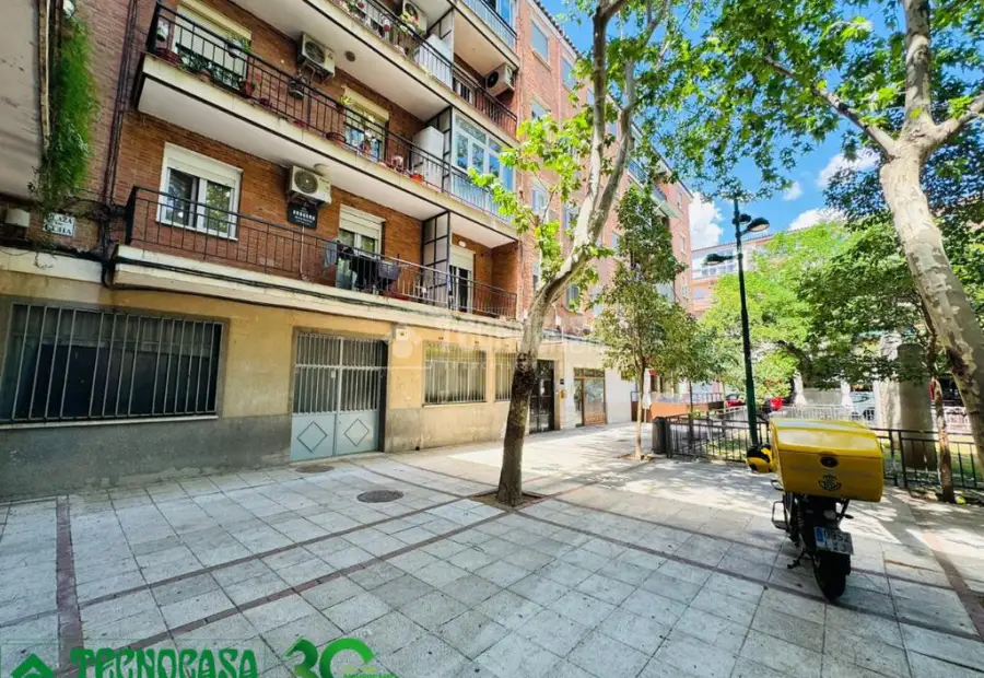 Local comercial en venta en Toledo - Santa Teresa-Av. Reconquista, Santa Teresa, 294.990 €, 718 m2, ref. 656240 en Toledo