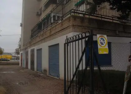 Local comercial para cualquier tipo de negocio ,cercana a hospital mejor consultar www.hmgestion.com en Alcázar de San Juan