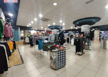 Local en funcionamiento junto a Plaza de España de Más de 500 metros en Alcázar de San Juan