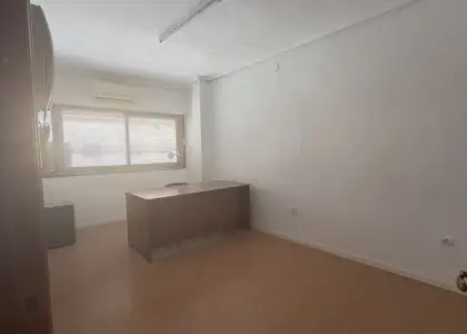 Local en venta en Alcázar De San Juan, Bonardell, de 180 m2 con 2 baños por 115.000 €, Ref. 0388 en Alcázar de San Juan