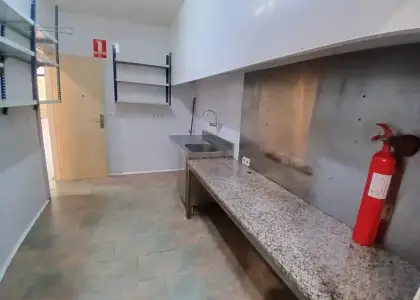 Local hosteleria con comedor, barbacoa, cocina y baños adaptados en Alcázar de San Juan